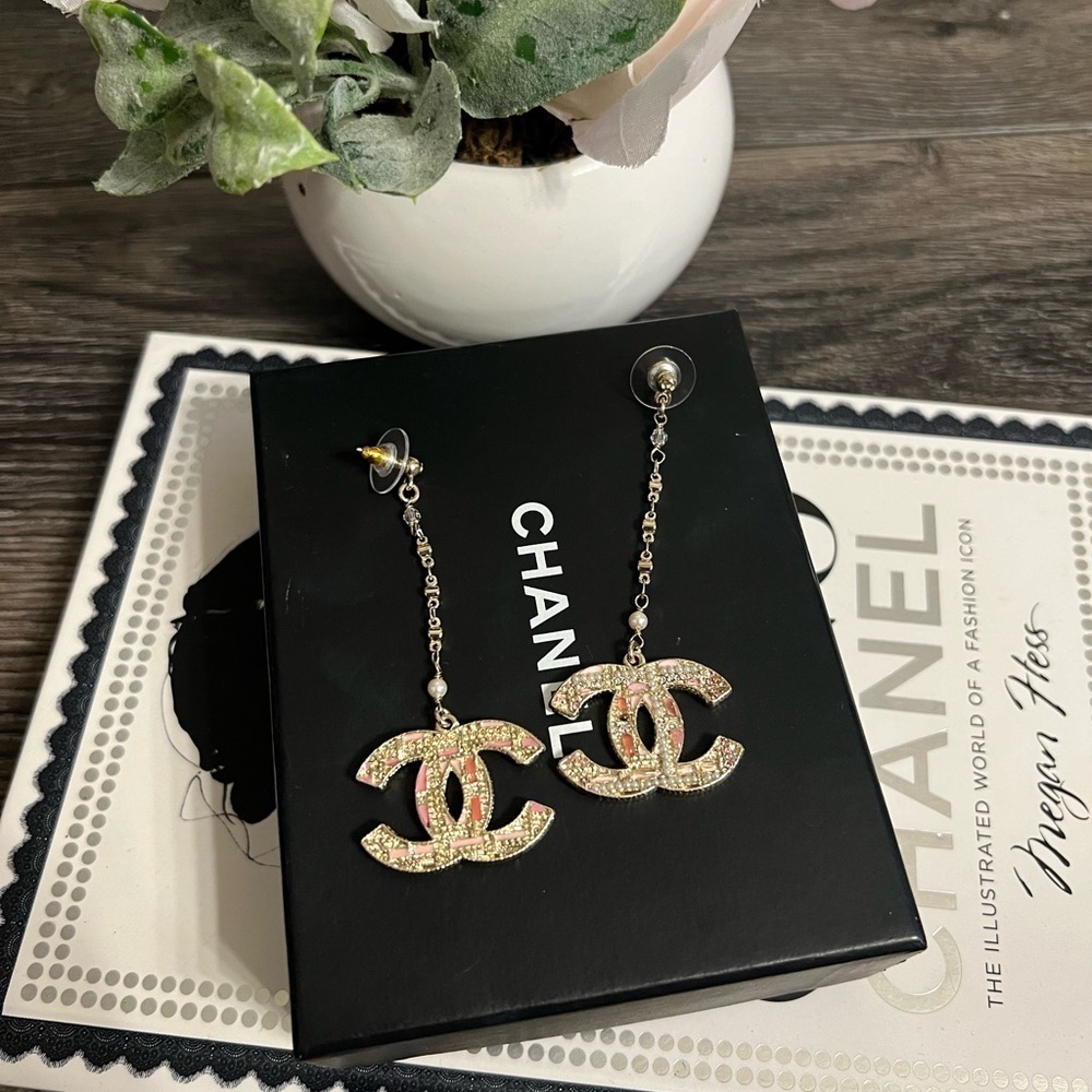 CHANEL Tweed Pink CC Chain Dangle Earrings